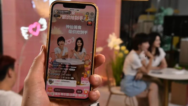 住家保姆的价格并非一成不变，其构成主要包括以下几个方面：